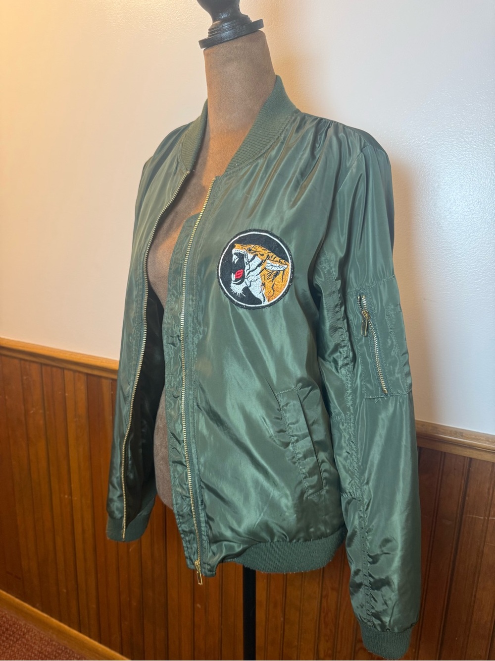 Y2K Olive Green Bomber Jacket with Tiger Patch - Women